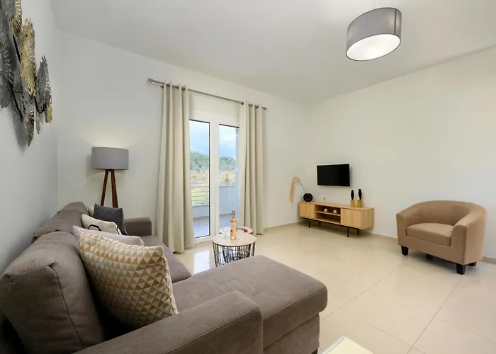 Aliki's Luxury With View, Pet Friendly! * Vátos